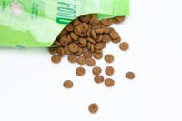 طعام جاف 450g لقطط الكبيرة بنكة الجاج والتونة والد...