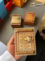 صندوق طراز الأبواب النجدية متوسط