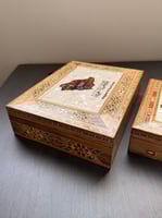صندوق فاخر يدوي نقوش المملكة