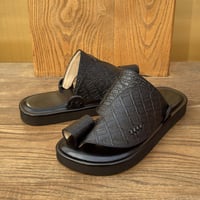 جلد تمساح اسود