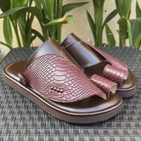 جلد ثعبان عودي