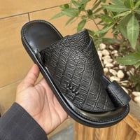 جلد تمساح اسود