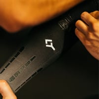 Floky NO STRAIN Sleeve X TAPIA أكمام ضاغطة ووقائية