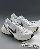 حذاء نايكي Nike V2k white&green