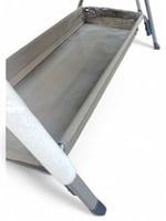 سرير أطفال بجودة عالية قابل للفتح من جهة الأم مع س...