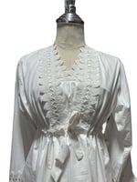 قميص رضاعة قطعتين بأكمام طويلة ابيض