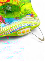 جلاسة مريحة للأطفال مع اهتزاز وألعاب