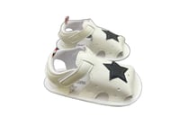 حذاء أطفال ابيض