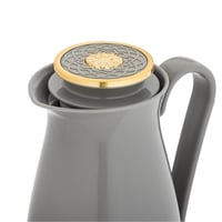 ترمس ألاسكا 1 لتر لون رمادي فاتح مع ذهبي