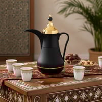 ترمس الدلة من ألاسكا لون أسود مع ذهبي