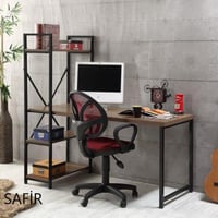 طاولة مكتب منزلية مع رفوف تخزين من الخشب