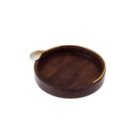 صحن تقديم مدور خشب بروش ذهبي