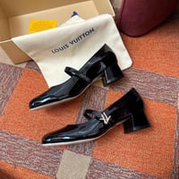 كعب لوي فيتون..