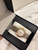 ساعه اوميغا نساء