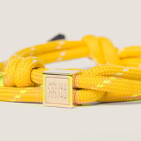 أساور ميوميو - سوار حبل بتعليقة شعار الماركة