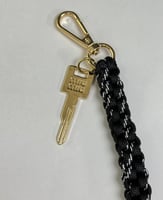 تعليقة miumiu من الحبل والنايلون