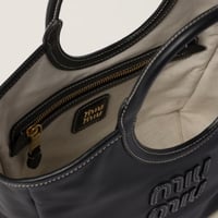 حقيبة ميوميو كانفا أسود - miumiu