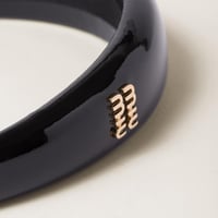 أطواق من جلد لماع ميوميو - miumiu