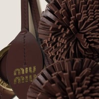 تعليقة من الجلد- miumiu