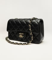 حقيبة شانيل الكلاسيكية CHANEL