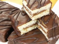 ميني كيك الشوكلاته اوه يس ( 12 حبه )