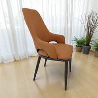 كرسي بجلد فاخر والوان مميزة بـ سعر منافس