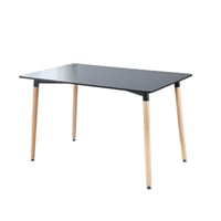 طاولة طعام خشبية مستطيل بتصميم أنيق وعصري