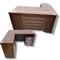 طقم طاولة مكتب مع ملحقاتها