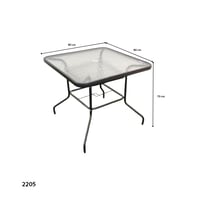 طاولة حديد على سطح قزاز ثلجي بفتحة مظلة