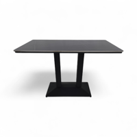 طاولة مطاعم بورسلان – قاعدة حديد بلون أسود و رصاصي