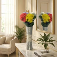 ورد صناعي بتصميم جديد وألوان متجددة