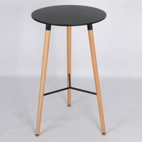 طاولة خشب مع قاعدة حديد