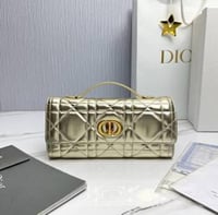 شنطة ديور ذهبي