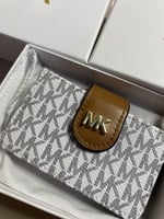 بوك مايكل كورس