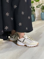 شوز جاكيموس باكثر من لون