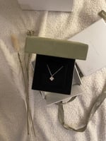 سلسال فان كليف ابيض سلسله ذهبي