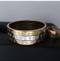 طقم لويس فيتون