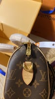 شنطة لويس فيتون