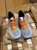 شوز اون رينينق