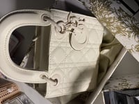 ديور أبيض مطفي