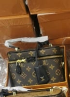 شنطة لويس فيتون بعدة الوان