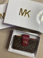 بوك مايكل كورس