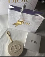 ميداليه -Dior-