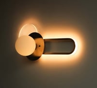 مصباح جداري بزجاج ابيض فاخر