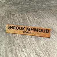 ستاند اسم مع حفر ليزر