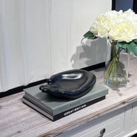 تحفة سيراميك اسود