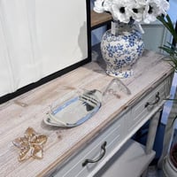 تقديمة غطاء اكريلك صغير