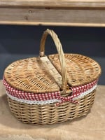 سلة رحلات خوص بغطاء