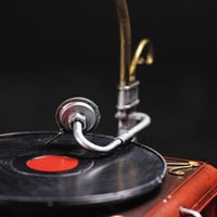 ديكور جرامافون حديد انتك