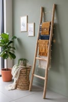 سلم خشب طبيعي